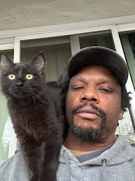 Hi all! I just wanted to introduce myself and share a photo that I took!  Happy to be part of the Sphynx Club! We absolutely adore our little Calypso  🥰