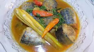 Tongkol kuah pedas, masakan khas dari propinsi riau daratan. Resep Ikan Tongkol Kuah Kuning Asem Pedes Seger Youtube