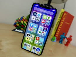 Ios 14 S Smart Stack Makes Your Iphone S Home Screen Actually Useful Here S How To Use It New Ios New Iphone Features Iphone Screen