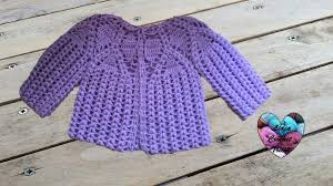 Chemise de bébé à manches longues servant de vêtement de dessous ou de dessus selon son épaisseur, caractérisée par sa croisure aux épaules permettant à l'encolure de. Magnifique Brassiere Bebe Au Crochet 1 2 Chaquetita Bebe Tejida A Crochet Youtube