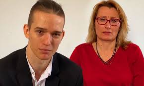 Az elmúlt 5 évben ez már a harmadik balesete. Detar Eniko Es Rekasi Karoly Fiaval Szerepel Egy Videoban Budakeszi Polgarmestere Gyori Ottilia Nagyon Porog A Facebookon Budapestkornyeke Hu