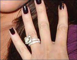 Khloe Kardashian S Engagement Ring And Band Are My Dream Now If I Can Just Find The Wedding Rings Engagement Engagement Ring Images Celebrity Engagement Rings