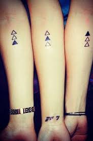 Tattoo Motive Zum Verlieben 111 Tattoo Vorlagen Zur Inspiration Tattoo Ideen Tattoo Motive Schwestern Tattoo