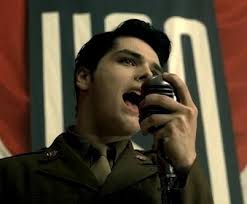 Gerard Way Is Seriously Hot With Short Hair And No Makeup Ghost Of You Is A Great Video Ghost Of You My Chemical Romance Gerard Way