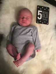 How is a 5 week old baby seeing the world? 5 Weeks Old You Would Be Pretty If