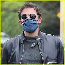 Jun 14, 2021 · jennifer jlo lopez and ben affleck were spotted locking lips and packing on the pda at her sister linda's 50th birthday party. Ben Affleck Picks Up His Kids After Romantic Dinner With Jennifer Lopez Ben Affleck Just Jared