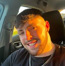 👤 Ruben sent you a photo... (like to open..)