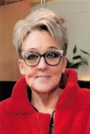 Courtney Helfrich's Instagram, Twitter & Facebook