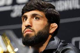 la décision la plus difficile": Arman Tsarukyan réagit à son forfait à  l'UFC 311 - Boxemag.com