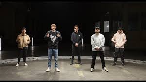 Intro j'sors un album qui va sauver l'monde jeudi à minuit, j'ouvre le champagne comme les enfoirés (ouh) ouais t'es choqué d'cette. Vald Gotaga Lyrics Genius Lyrics