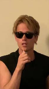 Dollar Sunday anyone? #MoveWithTommy #westsidestory #hollerforadollar  #actor #dancer #singer #human #omg #wow #i #didnt #win #taytaysimmz