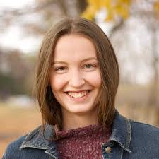 Lindsay Potts's Instagram, Twitter & Facebook