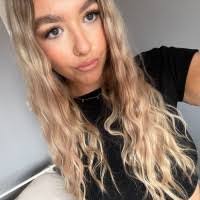 Lily Payne's Instagram, Twitter & Facebook