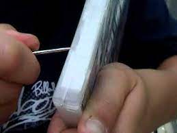 It's a free application that locks and unlocks cd and dvd drives. How To Unlock A Locked Dvd With The Red And Green Lock Type Youtube