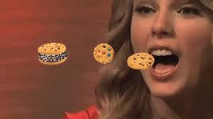 What Happens in Miami While You Eat X-Mas Cookies