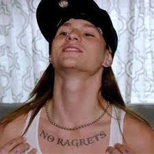 Rebecca Kinser's Instagram, Twitter & Facebook