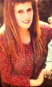 Hi is anyone able to put my 4 kids into a photo with their nan. She passed  away 4 years ago