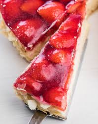 · weltbester biskuit für obstboden, ein rezept der kategorie backen süß. Erdbeerkuchen Trolsch Backerei Konditorei Cafe