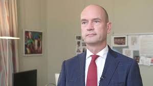 De europese unie moet de russische autoriteiten oproepen om aleksej navalny onmiddellijk vrij laten en zijn vergiftiging grondig te onderzoeken. Christenunie Wil Honderden Miljoenen Voor Noord Nederland Eenvandaag