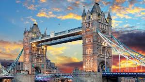 Inglaterra — estrictamente es el nombre de uno de los cuatro territorios que integran el reino unido (→ reino unido): Conheca Londres Inglaterra Escolas Estudos E Intercambio Na Inglaterra