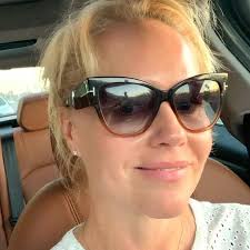 Sarah Jane Ohlhaver: Assistant Manager in Costa Mesa, CA