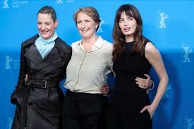 فیلم Hot Milk 2025 – زیرنویس چسبیده