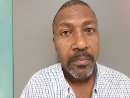 Patrol officers got in some unexpected cardio over the weekend during two  separate incidents involving wanted suspects who attempted to flee from law  enforcement. On Sunday evening, officers received information that Robert