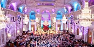 Ihr werdet aus dem schwärmen nicht mehr herauskommen. Ballkalender Wien 2020 2021 Die Schonsten Balle Im Uberblick