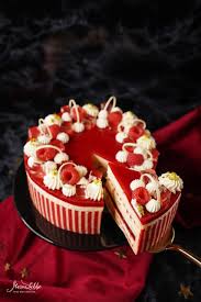 Feine Prosecco Torte Mit Himbeere Pistazie Maren Lubbe Feine Kostlichkeiten In 2020 Kuchen Und Torten Rezepte Desserts Ohne Backen Lebensmittel Essen