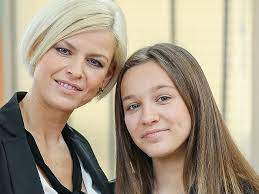 Przypomnijmy, że ich życie prywatne mogła śledzić cała polska na ekranach telewizorów, program tvn był hitem. Fabienne Wisniewska Wyrosla I Jest Piekna 13 Latka
