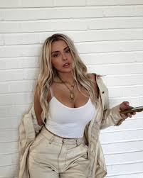 She was first featured in david dobrik's vlogs before starting a channel of her own. Corinna Kopf Live Stream 04 13 2020 Celebmafia