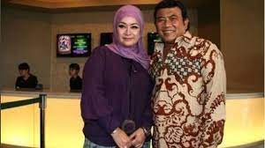 Sosok ani kerap diceritakan sebagai pacar abadi si raja dangdut, rhoma irama. Rhoma Irama Reuni Dengan Ani Dan Rika