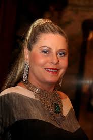 O papel de Irina é humilhante", diz Vera Fischer em lançamento de livro