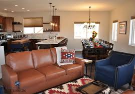 The neck has a white central stripe. Heron Plume Sherwin Williams Naval Color Palette Novocom Top