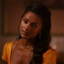 Simone Ashley has the most gorgeous eyes ever... Literally drawn by an  artist or something because damn. : r/BridgertonNetflix