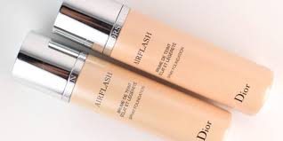 Tipe kulit kering jika salah memilih foundation bisa menyebabkan hasil make up terlihat cakey bahkan terlihat retak. Pilihan Foundation Untuk Kulit Kering Halaman All Kompas Com