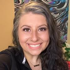 Desirae Combs's Instagram, Twitter & Facebook