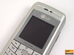 LG G1800: mobil s MP3 za čtyři tisíce ...