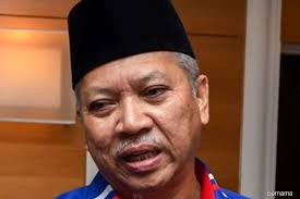 Former minister of rural development, now known as the ministry of rural and regional development. It Will Be Easier If Mca Exits Bn Says Umno Sec Gen Annuar Musa The Edge Markets