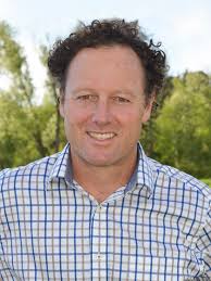 Luxury Homes, Estates & Properties