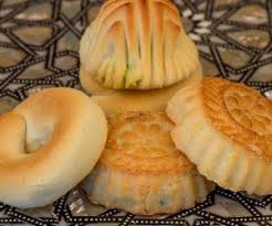 معمول التمر بالسميد Middle Eastern Desserts Arabic Dessert Arabic Food