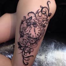 Image Result For Rose And Clock Thigh Tattoo Tatuaje Reloj Y Rosa Tatuaje Para Tapar Estrias Tatuaje De Pulsera