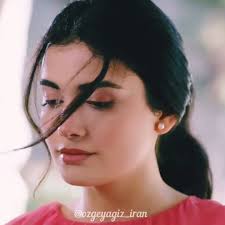 Polubienia 2 639 Komentarze 23 Ozge Yagiz اوزگه یائیز Ozgeygizz Na Instagramie Saclarindan Gozlerinden Bende Iy Duran Celebrities Hoop Earrings