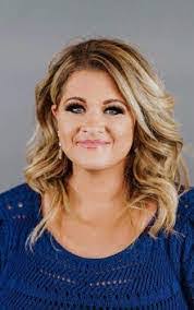 Lana Brady's Instagram, Twitter & Facebook