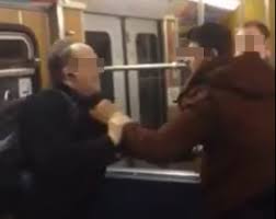 Ubergriff In U Bahn Munchen Niemand Wahlt Notruf