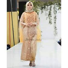 Bahan batik bisa digunakan untuk keseluruhan pakaian, maupun untuk tambahan kombinasi saja. Bahira Dress Gaun Tile Dress Tile Plisket Batik Jumputan Modern Baju Akad Nikah Dress Murah Elegan Shopee Indonesia