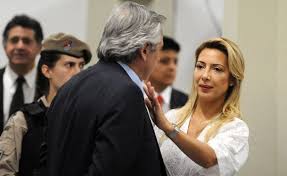 Yáñez fue recibida por el gobernador electo oscar herrera ahuad y su compañero de fórmula carlos arce. Fabiola Yanez El Estilo De La Futura Primera Dama Argentina Misionesonline