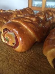 Descripción artesanales hallacas y pan de jamon realizados con exquisito gusto y sazon que caracteriza a nuestra chef bielitski prada. El Estimulo Por Que Tenemos Medio Ano Comiendo Hallacas Y Pan De Jamon