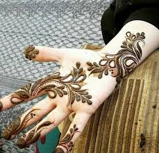 28 Gambar Wanita Henna Tak Asal Cantik Di Balik Motif Henna Ternyata Menyimpan Doa Dan Download In 2020 Khafif Mehndi Design Henna Designs Hand Mehndi Art Designs