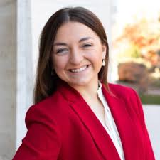 Introducing Tinney's Trees and Bees! 🌼🐝 This summer I gave my family's  Kansas City-local honey business a makeover. The new branding design  captures the essence of Tinney's journey from the…